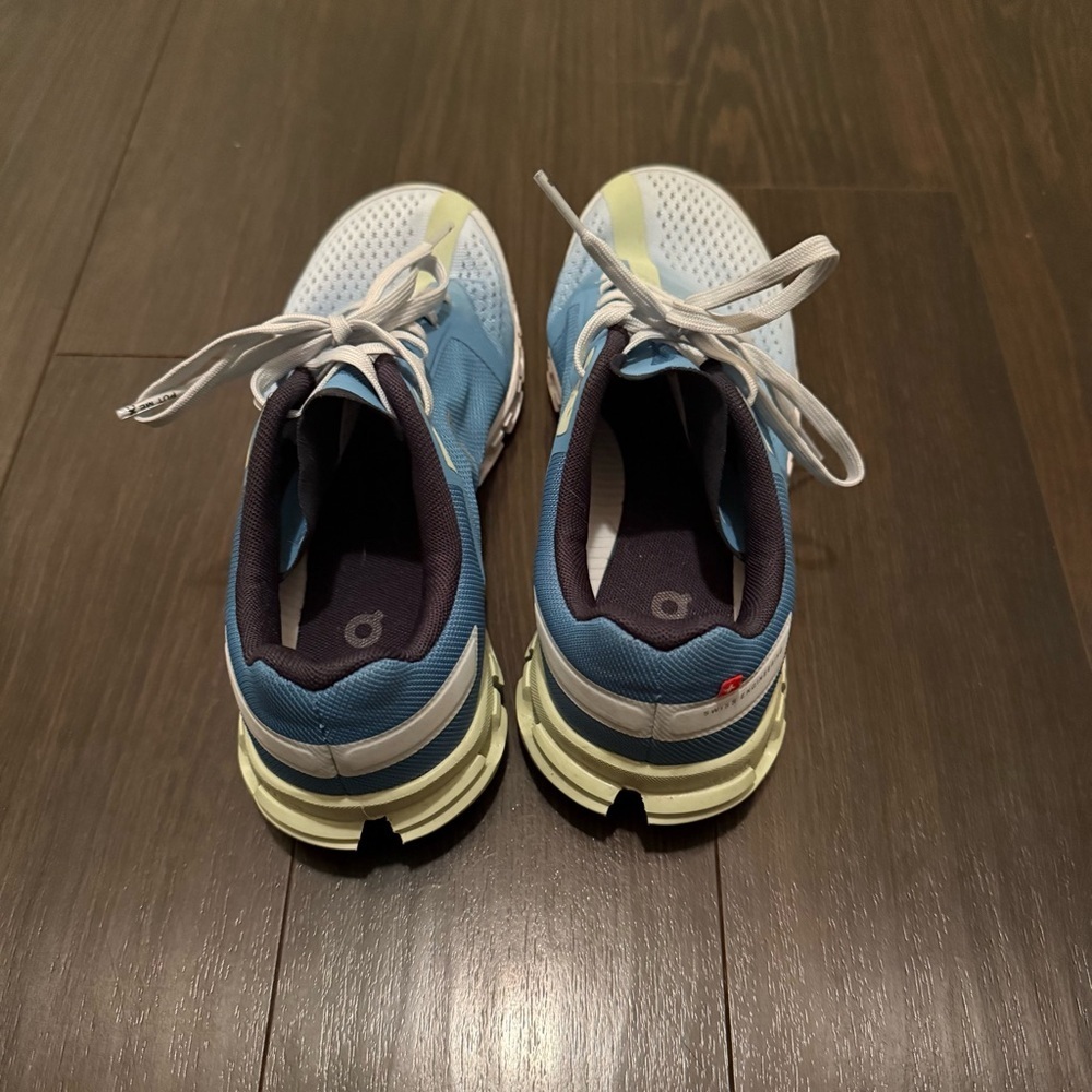 On Cloud Running Shoes - Cloudflow - Women's Size 6 (Light Blue/Yellow) - Picture 3 of 5